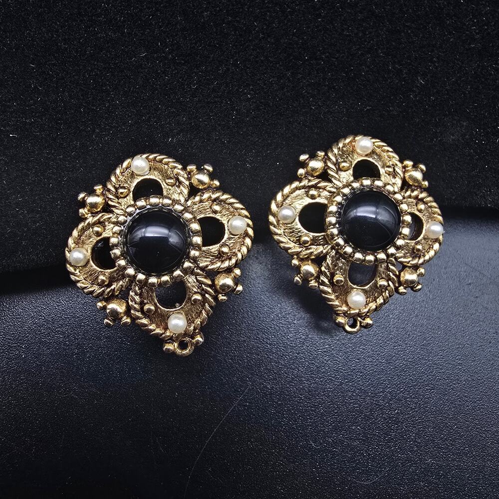 Pastelli Gold Tone Clip On Earring Etruscan Revival Vintage Jewelry